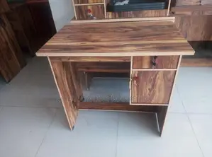 Small Melamine Office Table (Q-1)