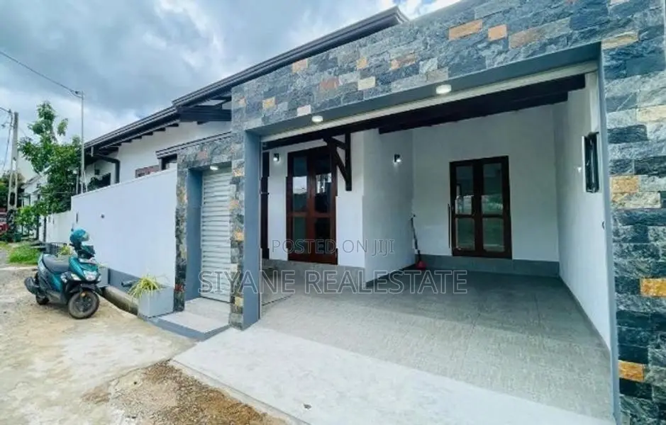 Beautiful Luxury House For Sale Athurugiriya