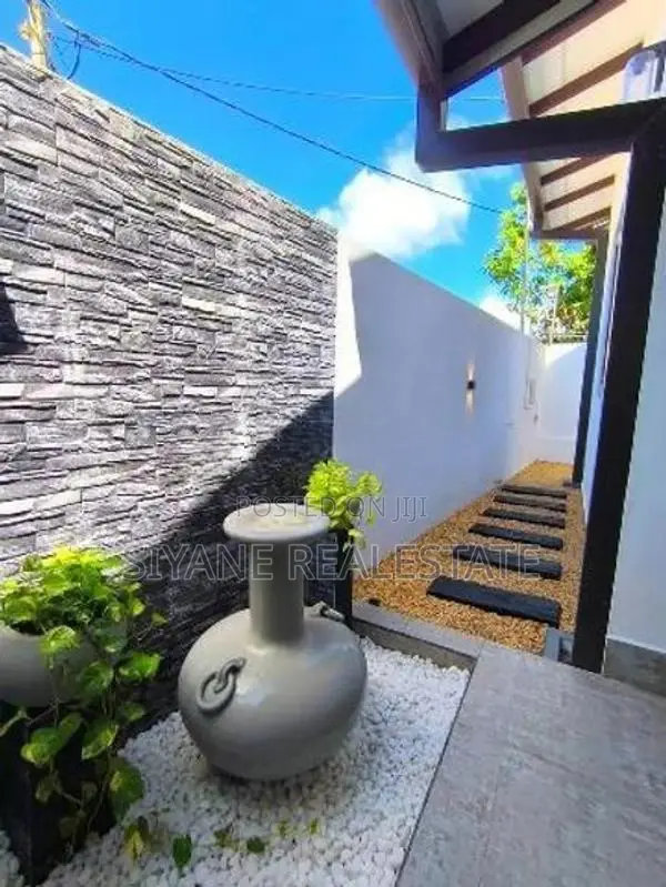 Beautiful Luxury House For Sale Athurugiriya