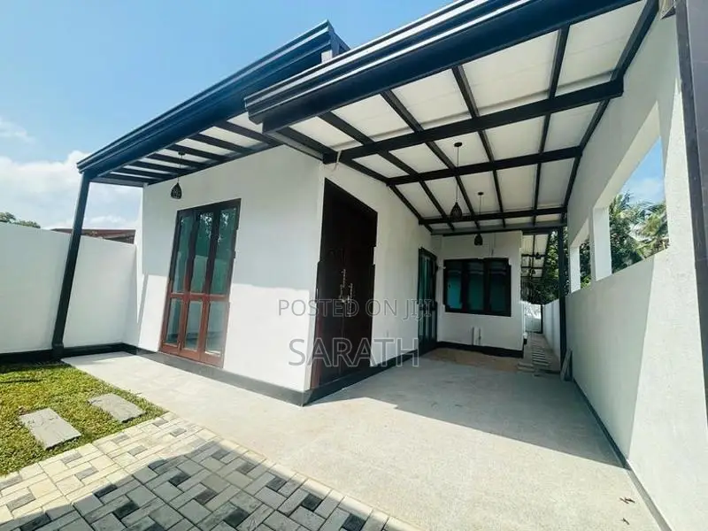 3 Bed With Brand New Single House In Athurugiriya