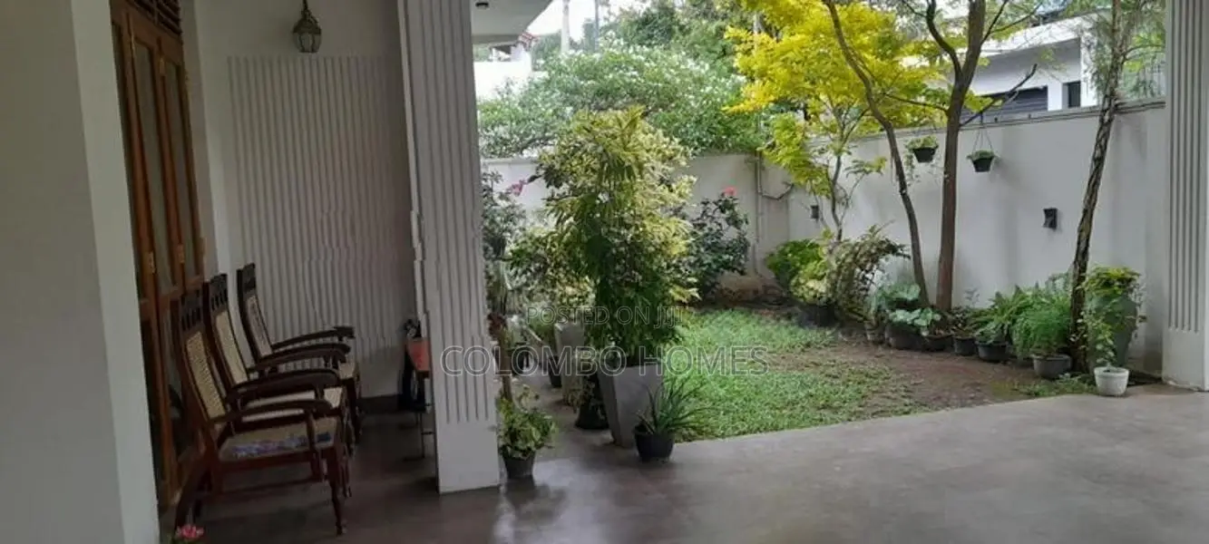 6 Beds Luxury House for Sale - Dehiwala