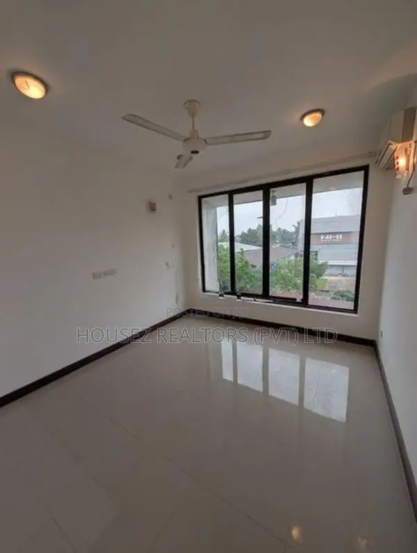 Spacious 3-Bedroom Apartment for Sale in Boralesgamuwa