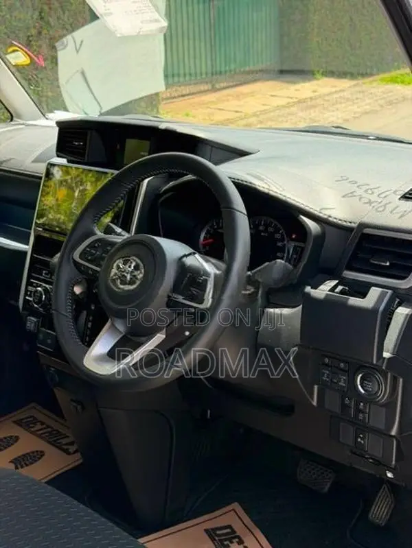 Toyota Roomy Custom GT Turbo 2023