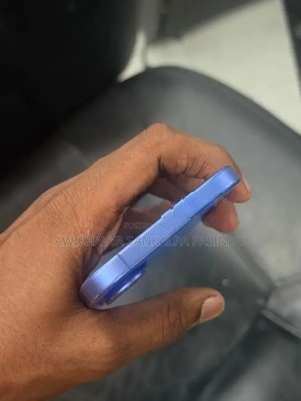 Apple iPhone 16 (Used)
