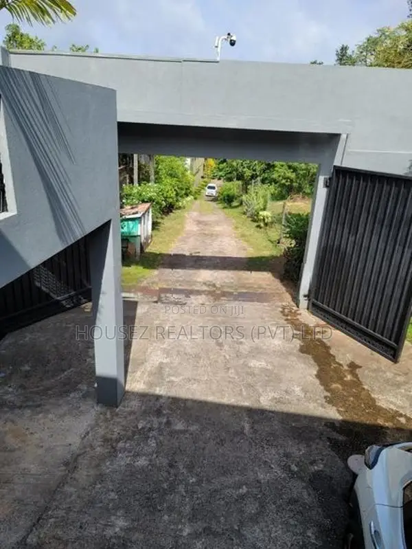 Spacious Luxury House for Sale Nugegoda Prime Residential Location