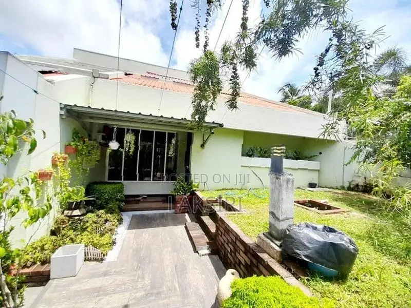 Solar Electricity House Rent Office and Recidence Nugegoda Jubilee Pos