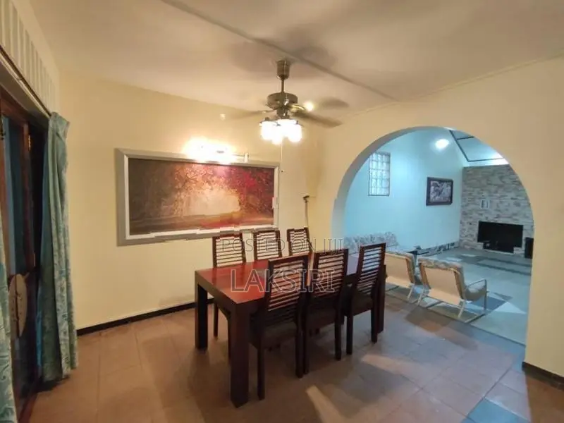 Solar Electricity House Rent Office and Recidence Nugegoda Jubilee Pos
