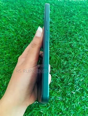 Vivo Y04 4GB/128GB (Used)