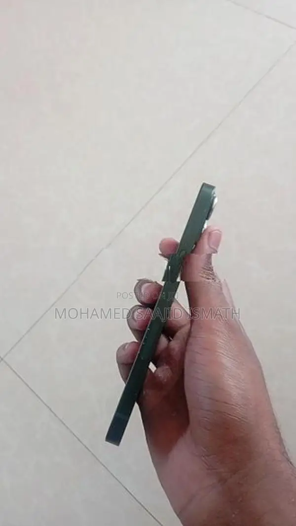 Apple iPhone 13 (Used)