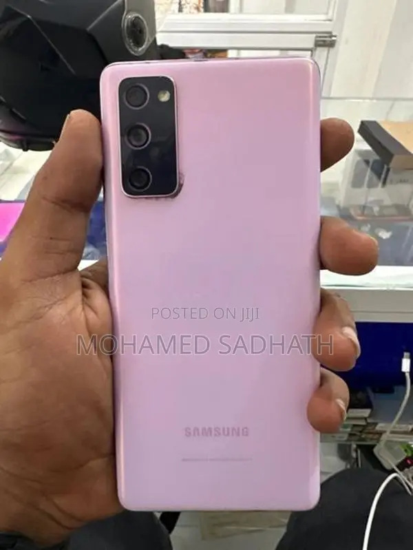Samsung Galaxy S20FE (Used)