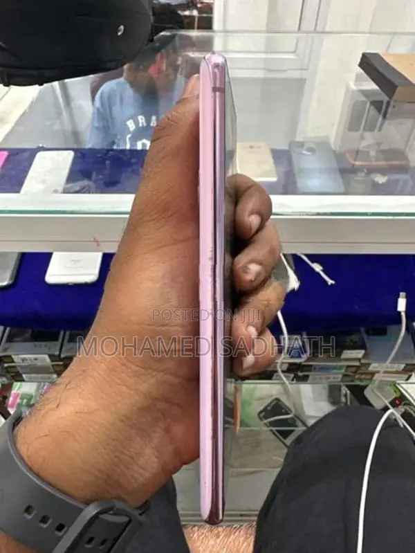 Samsung Galaxy S20FE (Used)