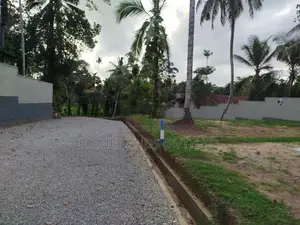 හෝමාගම නගරයට ආසන්නව බිම් කොටස් විකිණීමට