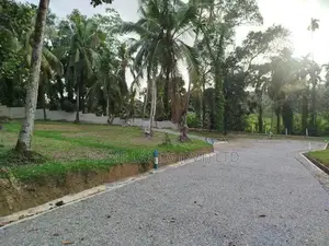 හෝමාගම නගරයට ආසන්නව බිම් කොටස් විකිණීමට