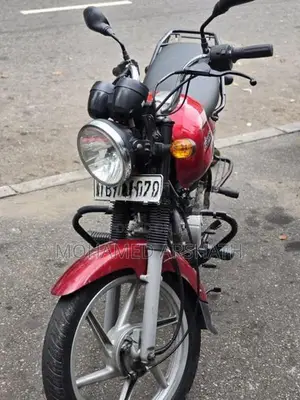 Bajaj Boxer 2012