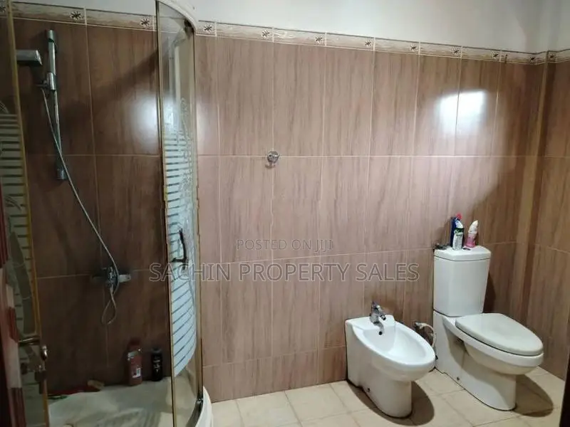 Luxury 3 Storey House For Sale Bandaragama