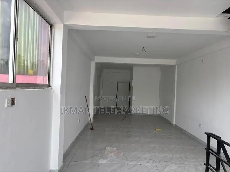Commercial Building for Rent – Yakkala