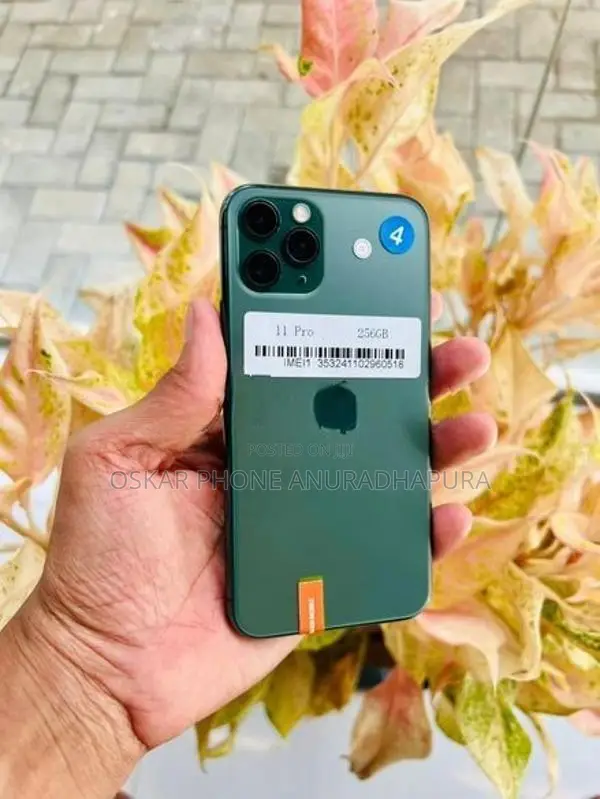 Apple iPhone 11 Pro 256GB (Used)