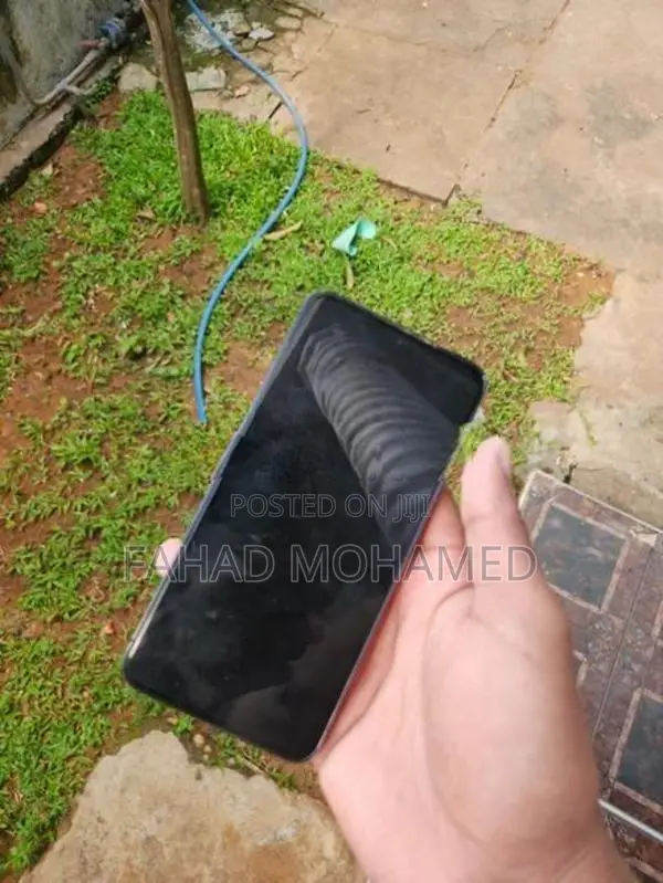 Samsung Galaxy S23 5G 256GB (Used)