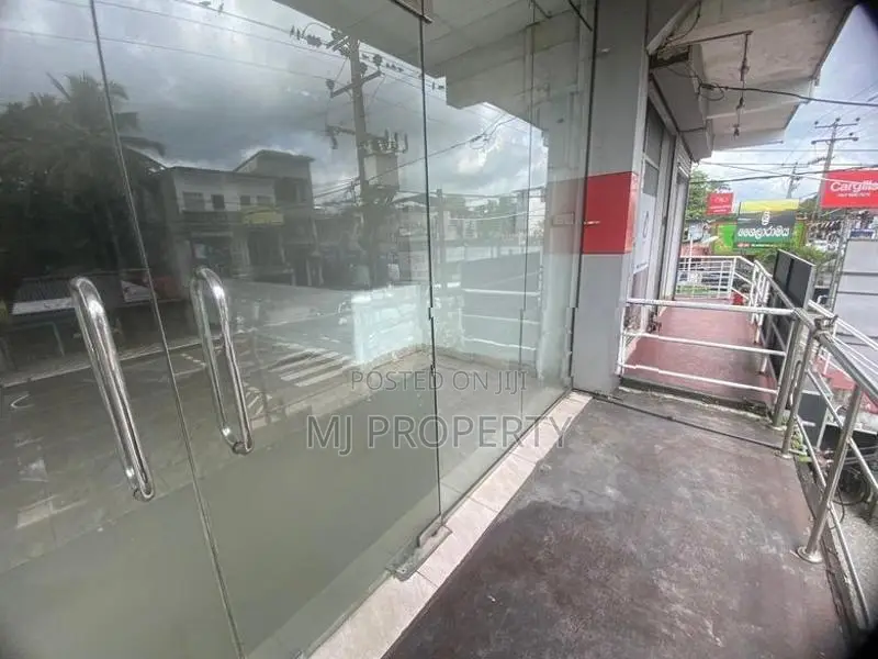( TC-1105)Highly Valuable 1st Floor Commercial Shop Space Rent in Mala