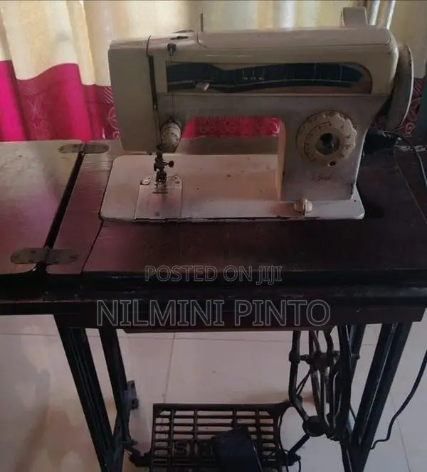 Singer sewing machine for sale