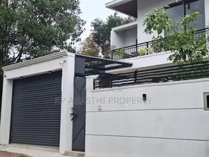 Luxury House for Sale in Athurugiriya