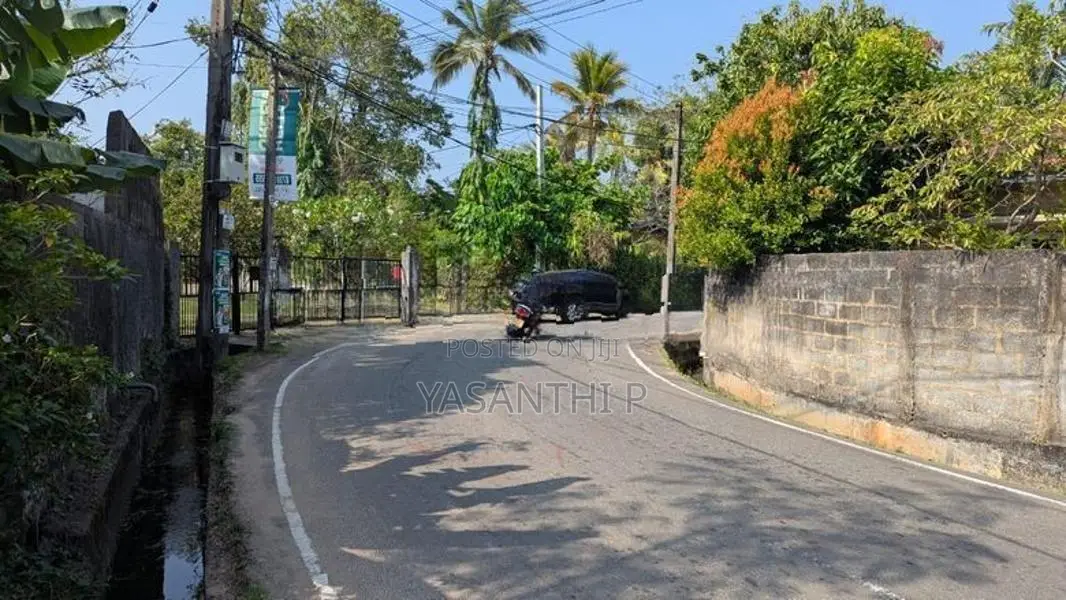 Residential Land for Sale Udahamulla