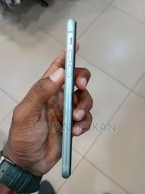 Apple iPhone 11 I phone (Used)