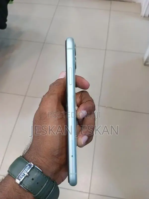 Apple iPhone 11 I phone (Used)