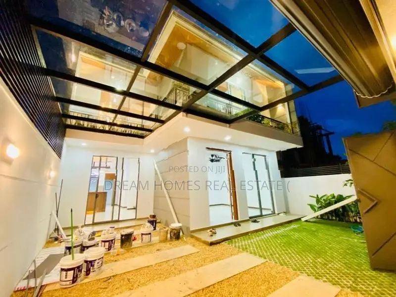 Brand New Designer Luxury House for Sale in Athurugiriya
