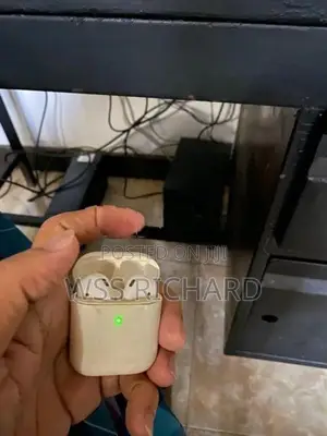 Apple AirPod 2nd Gen