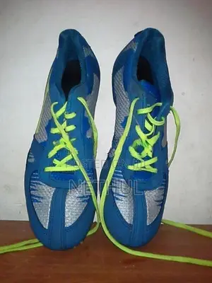 Spike shoes
