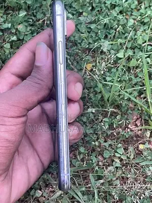 Apple iPhone XS (Used)