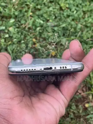 Apple iPhone XS (Used)