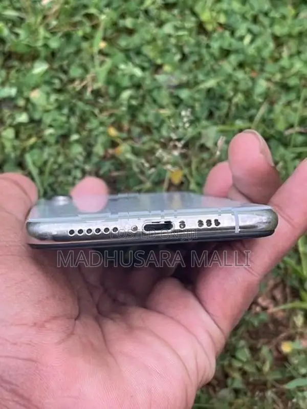 Apple iPhone XS (Used)