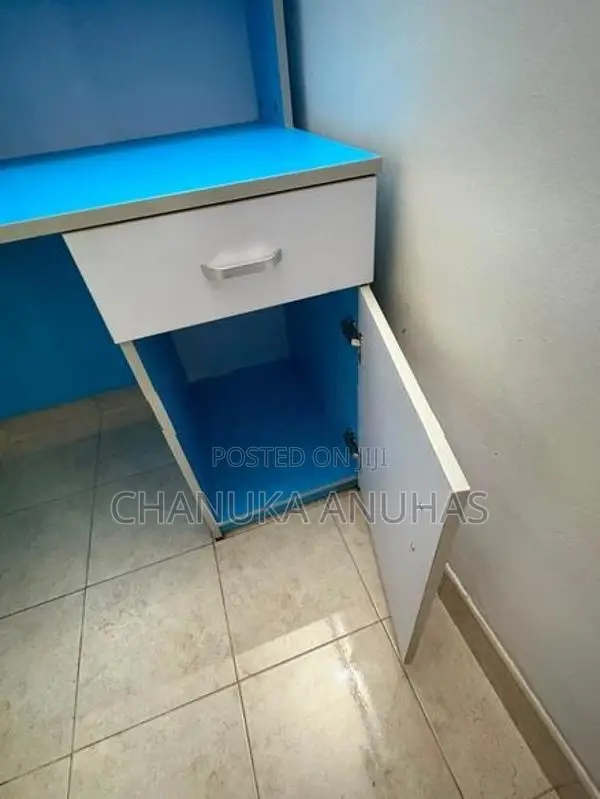 Damro Wooden Study Table with Bookshelf