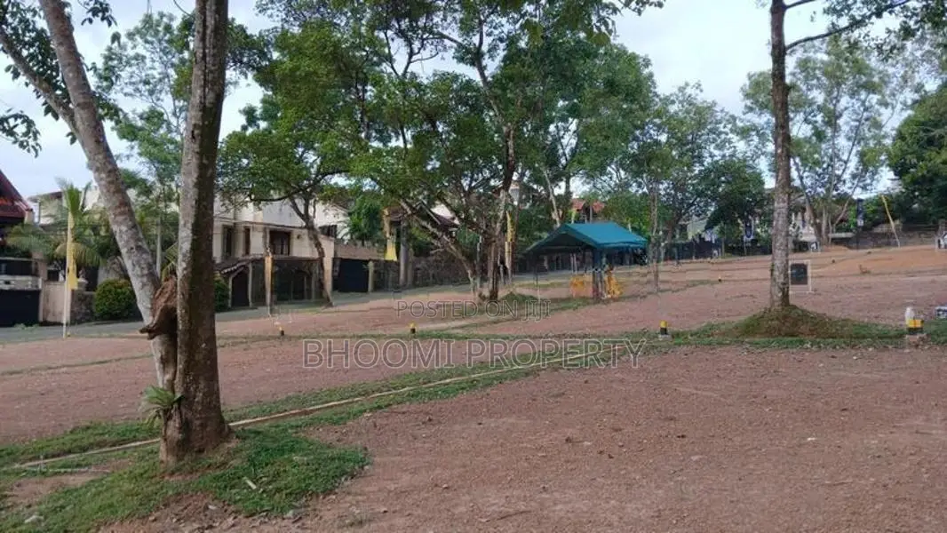 Athurugiriya Wanaguru Mawatha Land for Sale