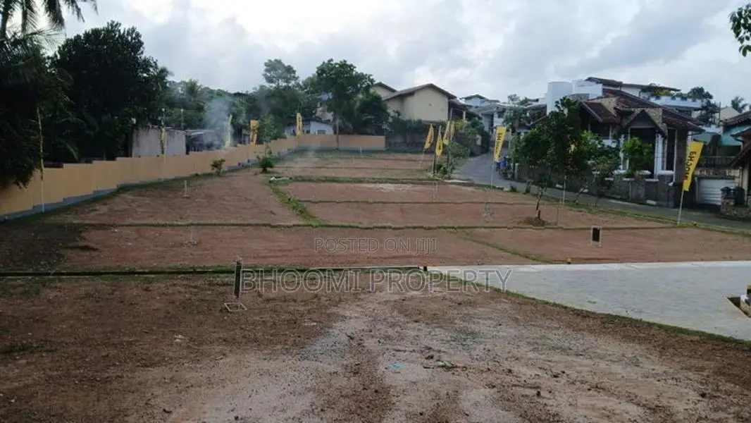 Athurugiriya Wanaguru Mawatha Land for Sale