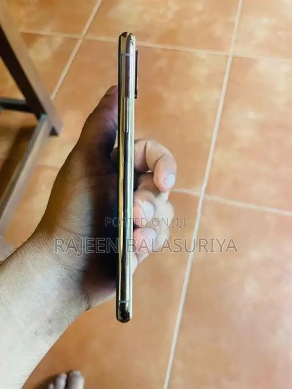 Apple iPhone XS Gold (Used)