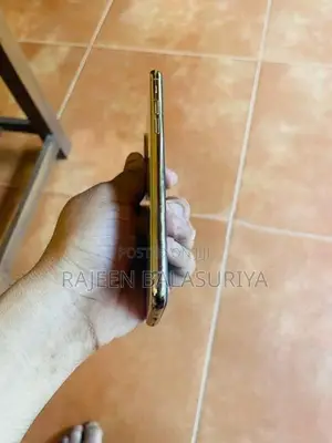Apple iPhone XS Gold (Used)