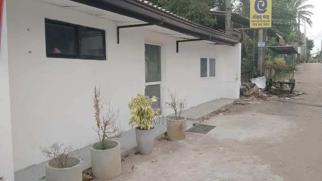 Commercial Building For Rent Thalangama