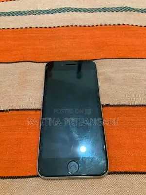 Apple iPhone SE 2 (Used)