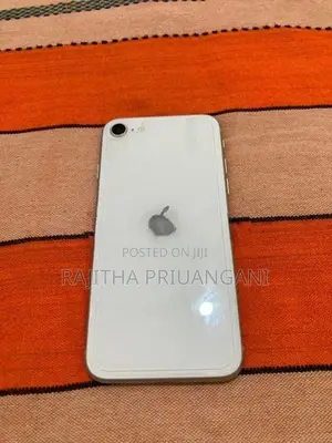 Apple iPhone SE 2 (Used)