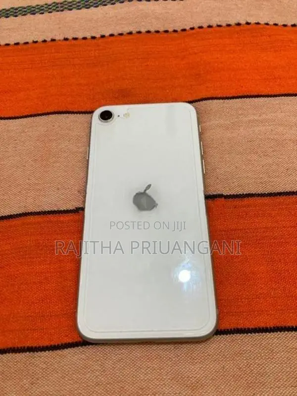 Apple iPhone SE 2 (Used)