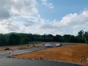 හදපාන්ගොඩ මාවක් ඔයට මුහුණ ලා අගනා බිම්කොටස් රැසක්