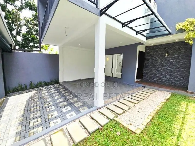 Newly Build Luxury Three Story House For Sale Pannipitiya
