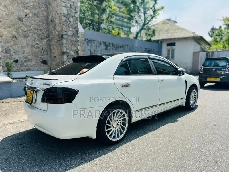 Toyota Premio 2013