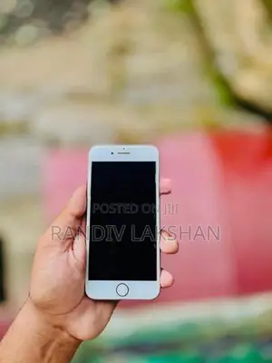 Apple iPhone 8 (Used)