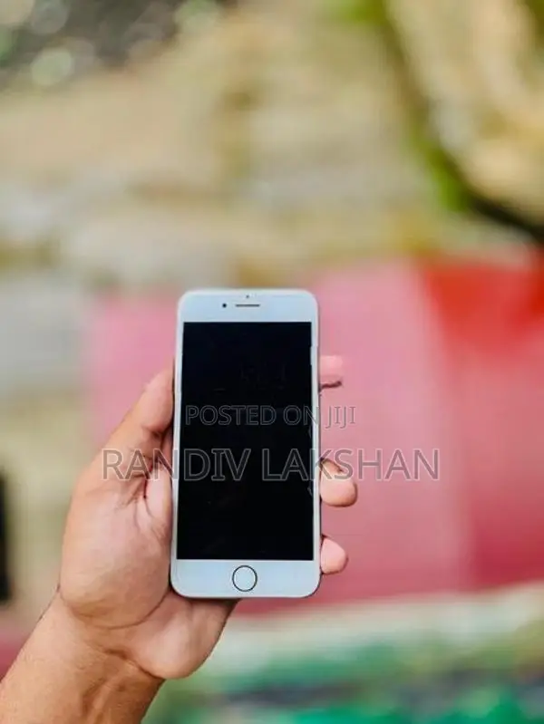 Apple iPhone 8 (Used)