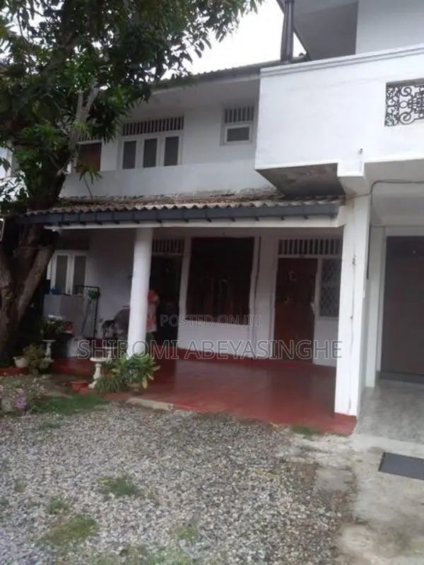15 Perch Land with House for Sale in Pamankada