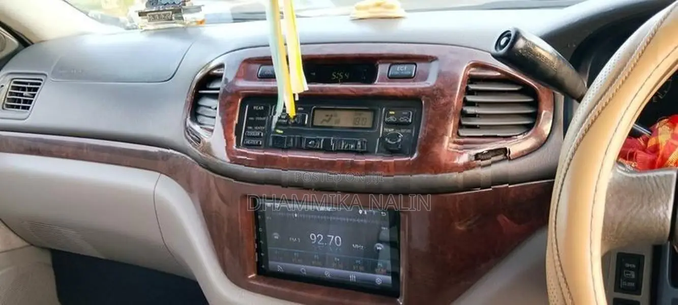 Toyota Regius 2002